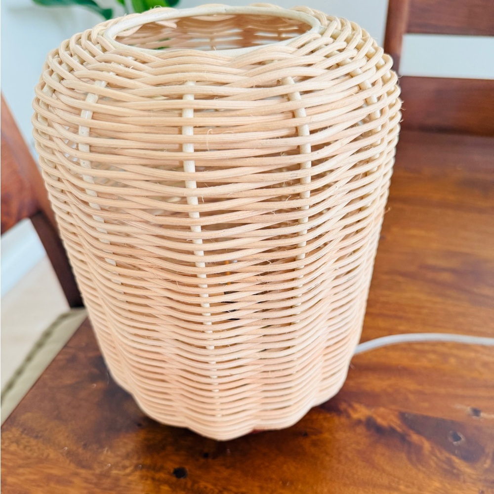 Natural Woven Rattan Coastal Table Lamp